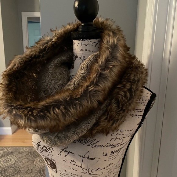 Infinity Scarf - Picture 2 of 7